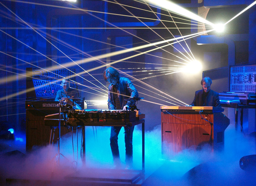 http://acidcode.de/JMJ-chart/jarre-01-kl.jpg
